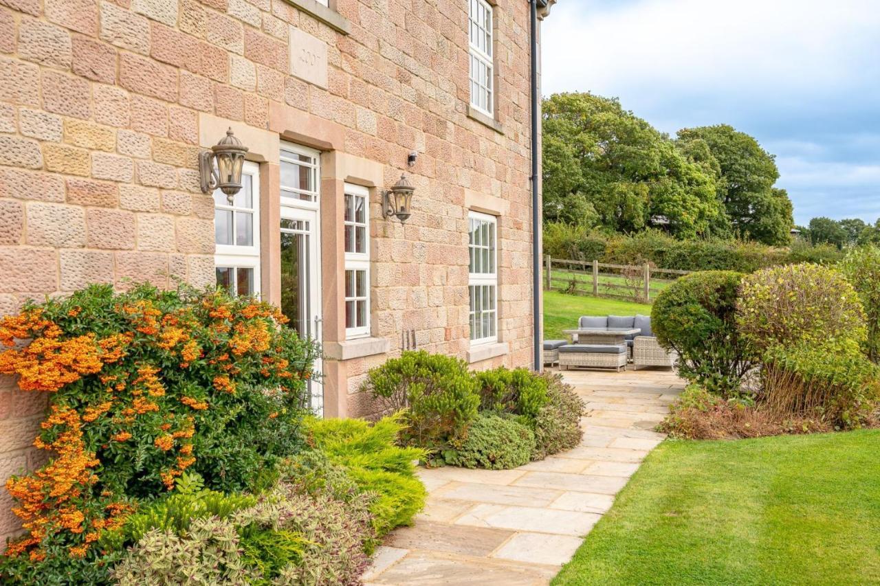 Tinkers Folly Villa Harrogate Exterior photo